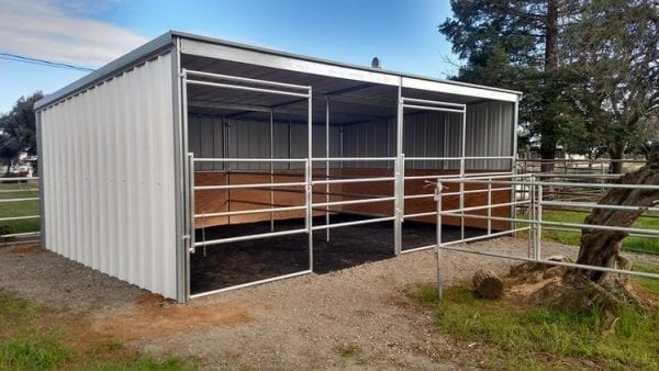 KRE 12x24 Shelter With Stalls And 3 Rail Divider, Tin And Plywood Siding