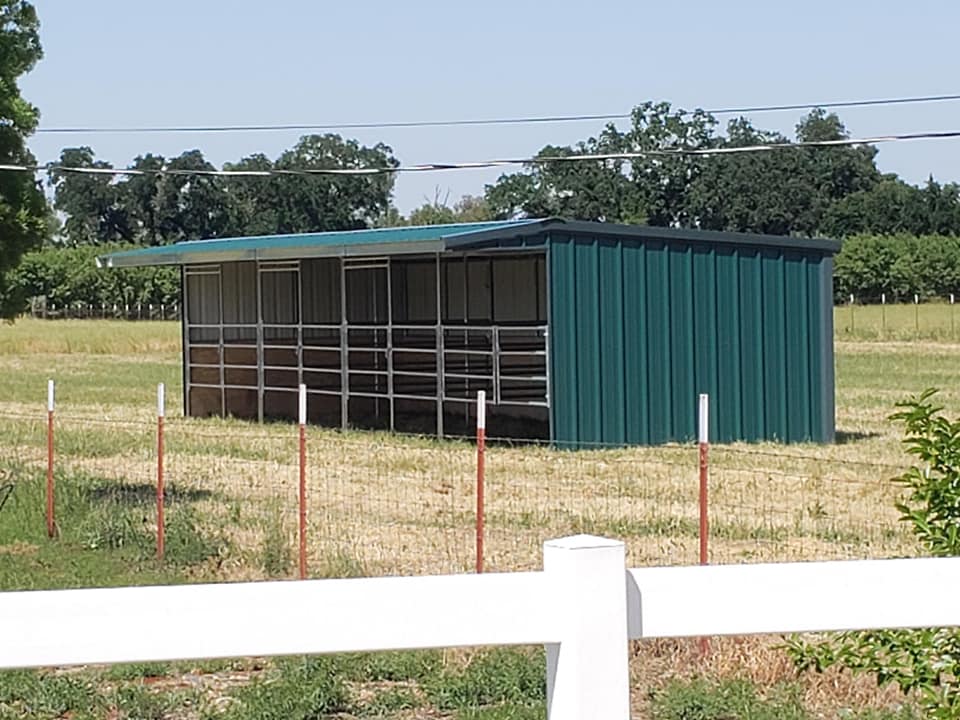 KRE 4 Stall Horse Shelter with 4' Overhange